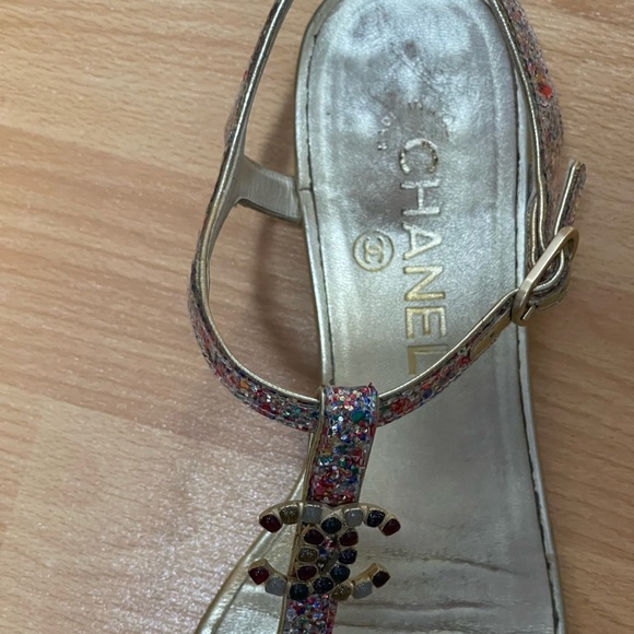 USED CHANEL GOLD LOW HEEL ANKLE STRAP SANDALS 37, RETAILS $960,00 ! - Picture 6 of 7